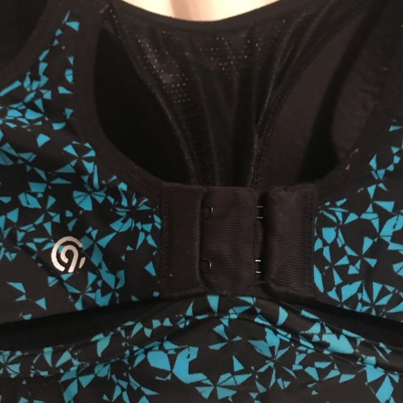 Sports bra - Picture 2 of 3